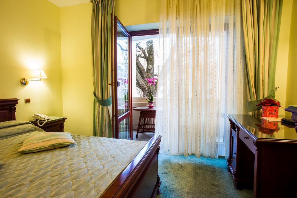 Hotel Maria Botosani Ngoại thất bức ảnh