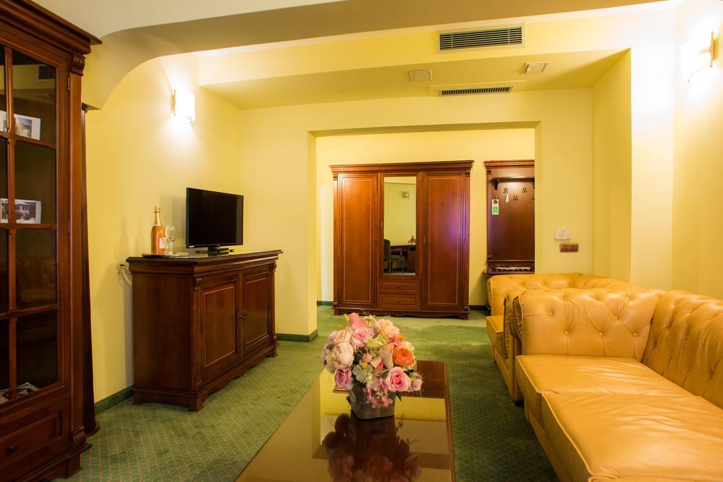 Hotel Maria Botosani Ngoại thất bức ảnh